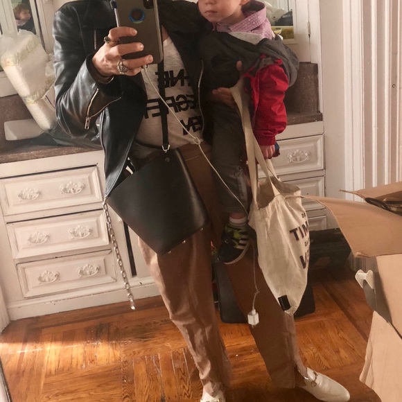 Meet your Posher, Melissa - Picture 2 of 4